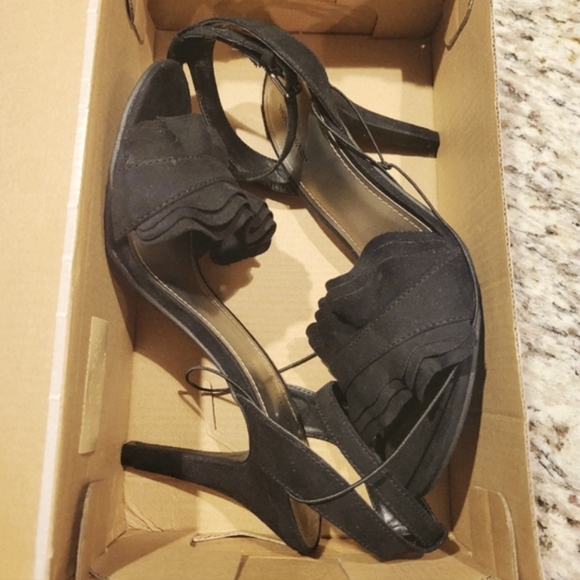 Worthington Shoes - New! Worthington Chandler Black Heels